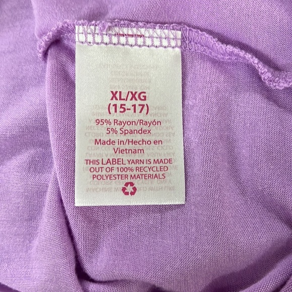 No boundaries women’s shirt - Picture 5 of 5